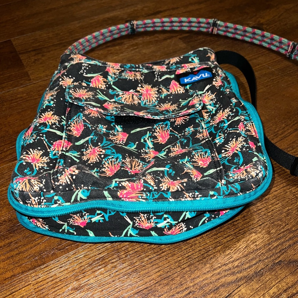 Kavu Crossbody Rope Purse Bag Blue Pink Floral Firework Canvas Adjustable Strap - Picture 5 of 13
